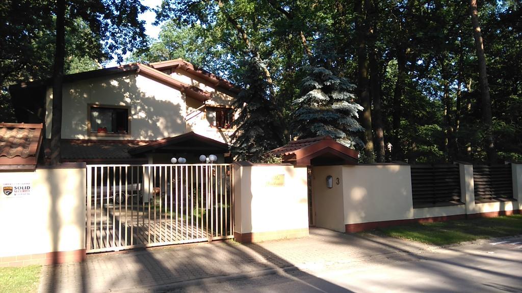 Villa Podkowa Podkowa Leśna Buitenkant foto