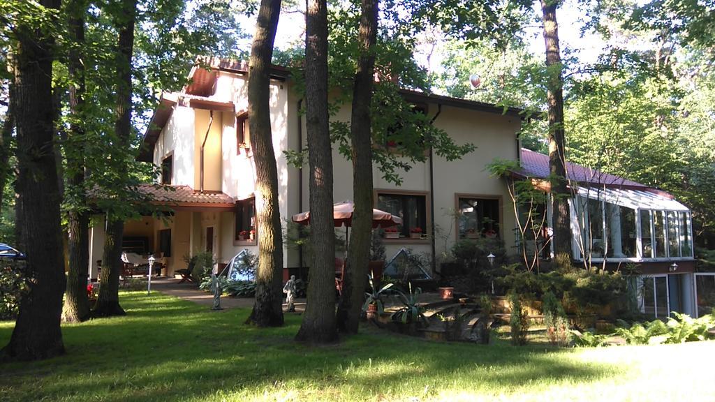 Villa Podkowa Podkowa Leśna Buitenkant foto